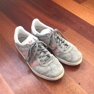 Women’s Size 8 Adidas Sneakers